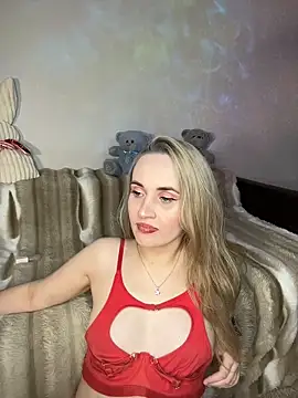 KiraBerht online show from January 6, 6:55 pm