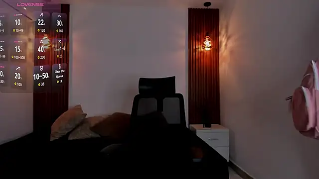 Snapshot of Susyrosse1 chatting on October 6, 9:45 pm Susyrosse1 online show from October 6, 9:45 pm