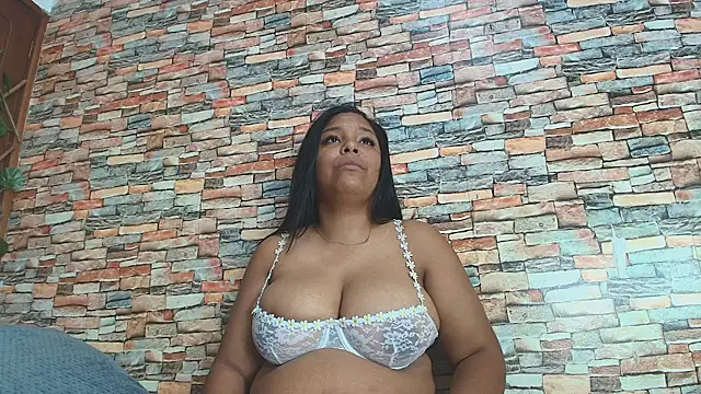 naomi campbel  online show from November 26, 8:54 pm