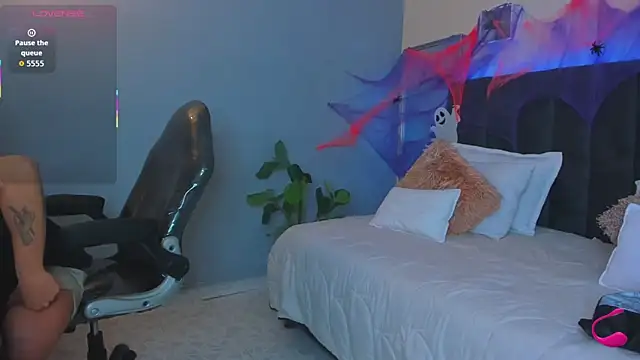 Snapshot of Thomas_moon chatting on October 24, 12:34 pm Thomas moon online show from October 24, 12:34 pm