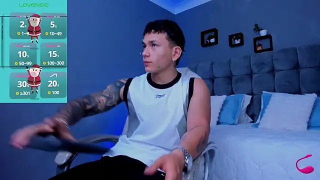 Snapshot of Thomas_moon chatting on November 12, 11:10 am Thomas moon online show from November 12, 11:10 am