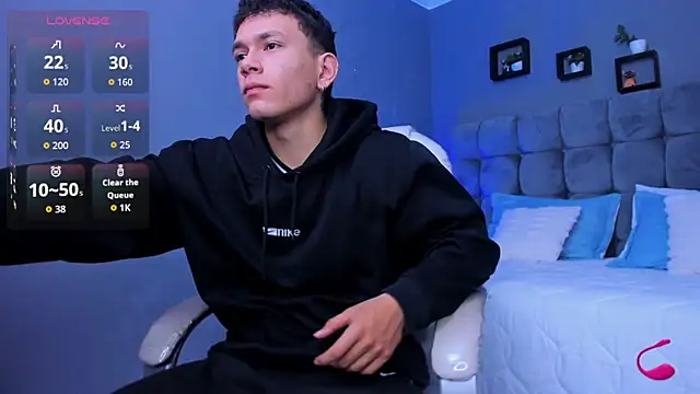 Snapshot of Thomas_moon chatting on November 14, 11:09 am Thomas moon online show from November 14, 11:09 am