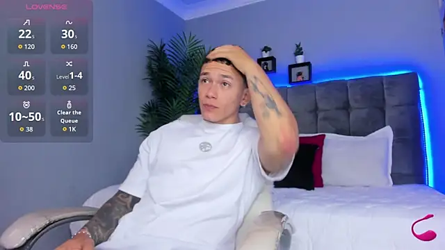 Thomas moon online show from April 1, 1:23 pm