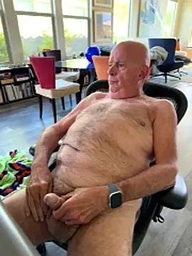 Snapshot of jimmy94595 chatting on December 2, 9:43 pm jimmy94595 online show from December 2, 9:43 pm