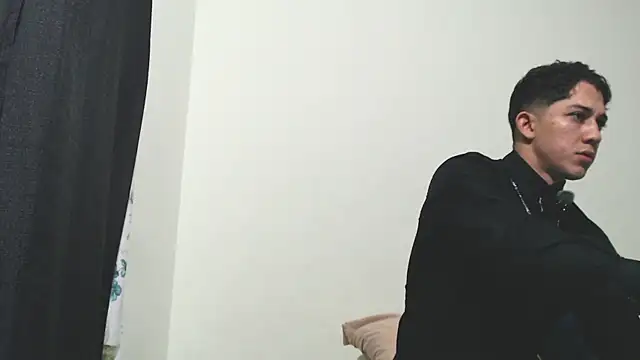 Snapshot of Penelope77 chatting on October 24, 6:21 am Penelope77 online show from October 24, 6:21 am