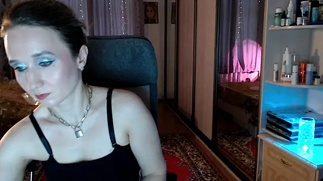 ClassyInna online show from December 3, 9:07 am