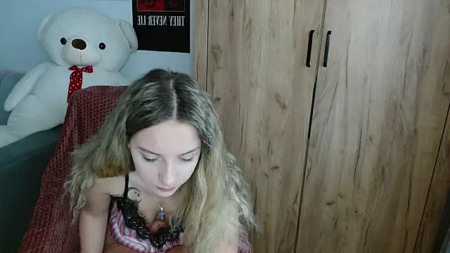 ScarlettSmithX online show from September 12, 5:40 am