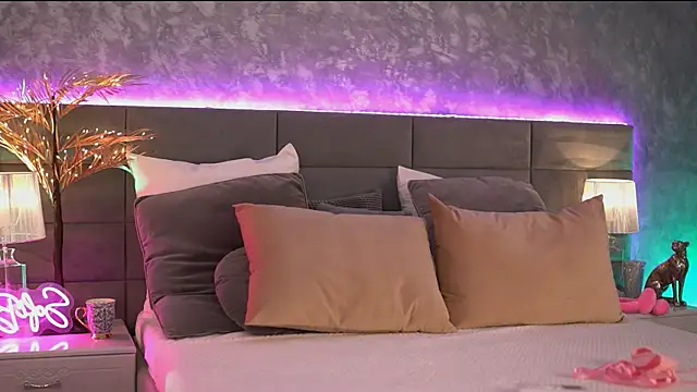 Snapshot of SofiBabe chatting on November 4, 6:01 am SofiBabe online show from November 4, 6:01 am