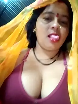 Snapshot of Hot_komal1 chatting on May 18, 10:26 pm Hot komal1 online show from May 18, 10:26 pm