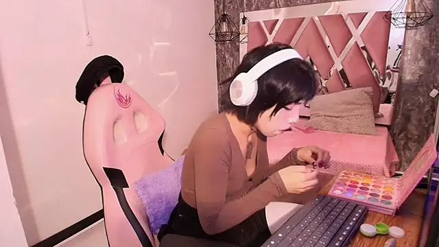 Terraelowen online show from October 3, 11:40 am