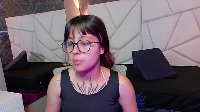 sophiaa 7 online show from September 23, 12:19 pm