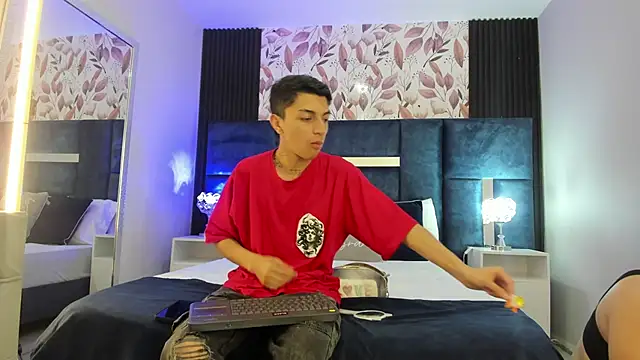 NickandAbby  online show from January 31, 7:11 pm