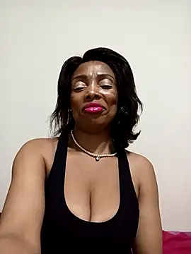 SEXYMOANSXX online show from December 4, 9:01 pm