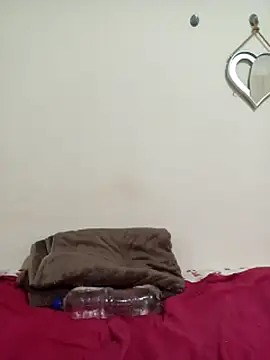 SEXYMOANSXX online show from April 18, 7:45 am