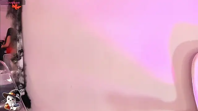 LeylaWoods online show from October 25, 1:13 am