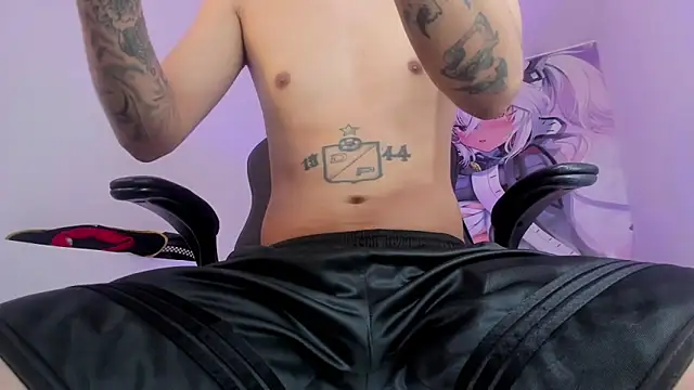 Snapshot of Fran_Boy chatting on November 1, 2:08 pm Fran Boy online show from November 1, 2:08 pm