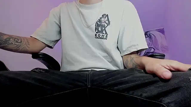 Snapshot of Fran_Boy chatting on November 14, 5:17 am Fran Boy online show from November 14, 5:17 am