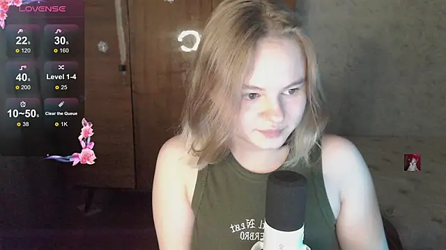 Snapshot of SlipperSherry chatting on October 5, 10:13 am SlipperSherry online show from October 5, 10:13 am