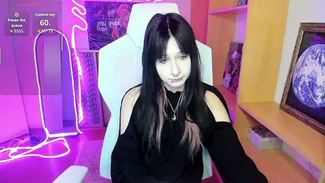 Snapshot of AmamiDark chatting on October 10, 1:04 am AmamiDark online show from October 10, 1:04 am