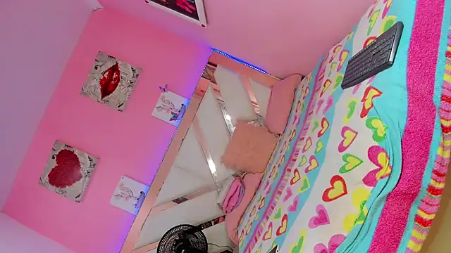 Ashley Alexa online show from December 19, 9:05 am