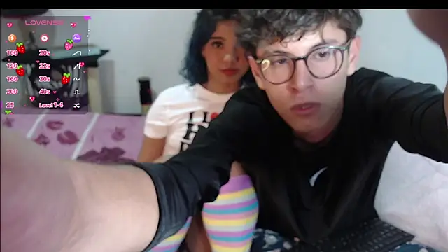 Snapshot of lolaxdavid chatting on November 22, 5:28 am lolaxdavid online show from November 22, 5:28 am