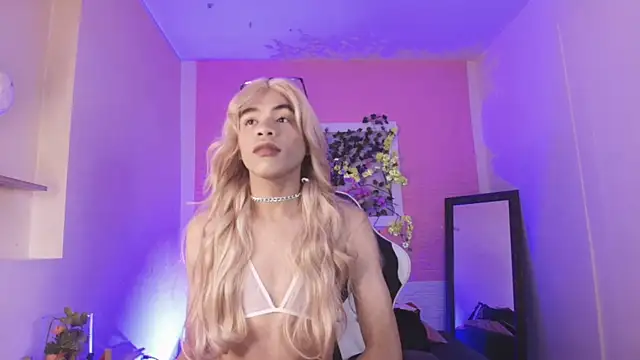 Snapshot of Katy_bratz_ chatting on September 15, 3:28 am Katy bratz online show from September 15, 3:28 am