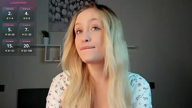 Snapshot of Julliakoill chatting on November 14, 12:37 pm Julliakoill online show from November 14, 12:37 pm