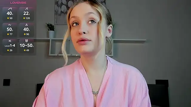 Snapshot of Julliakoill chatting on November 16, 6:52 am Julliakoill online show from November 16, 6:52 am