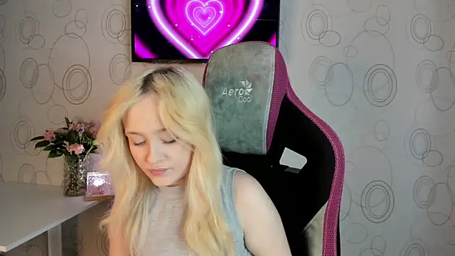 Julliakoill online show from February 12, 10:32 am