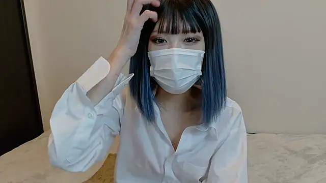 sarina at online show from April 8, 9:31 am