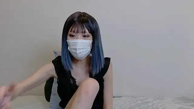 Snapshot of sarina_at chatting on June 6, 7:35 am sarina at online show from June 6, 7:35 am