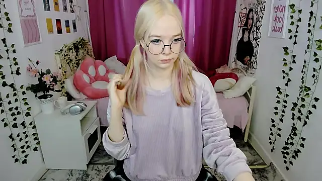 BellaMontgomery online show from March 20, 11:48 am