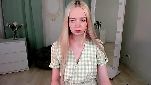 BellaMontgomery online show from April 29, 4:11 pm