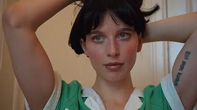 Snapshot of ellaa91 chatting on November 21, 12:59 pm ellaa91 online show from November 21, 12:59 pm