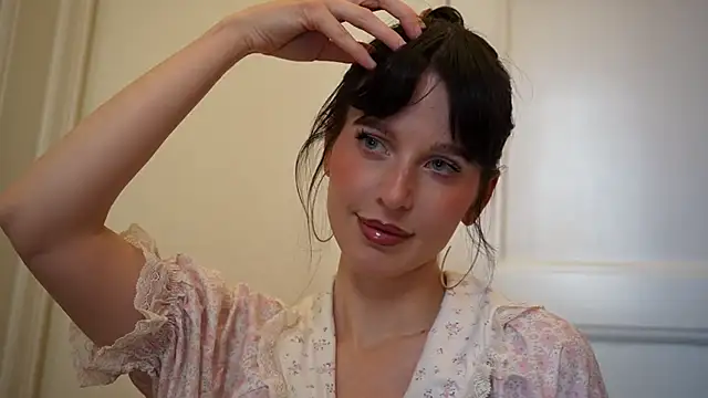 Snapshot of ellaa91 chatting on December 2, 12:32 pm ellaa91 online show from December 2, 12:32 pm