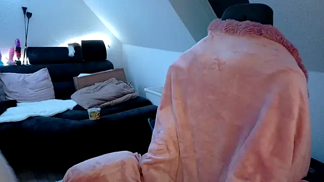 Melly4You online show from April 11, 9:41 pm