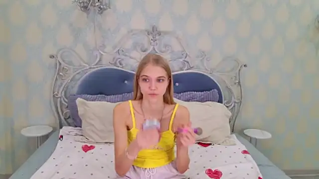 4example Chloe online show from November 21, 10:36 am