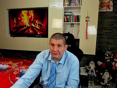 SpartacusDaddy48 online show from January 15, 9:36 am