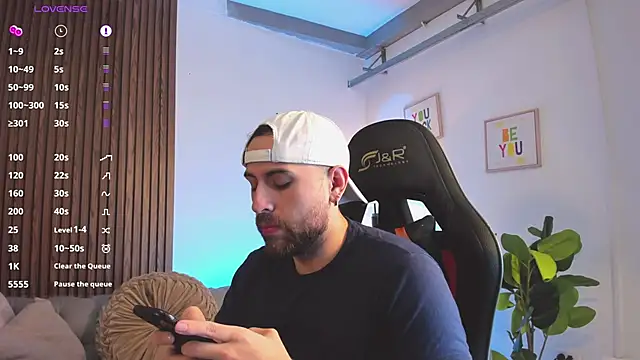 Maximo Wolff online show from February 21, 7:59 pm