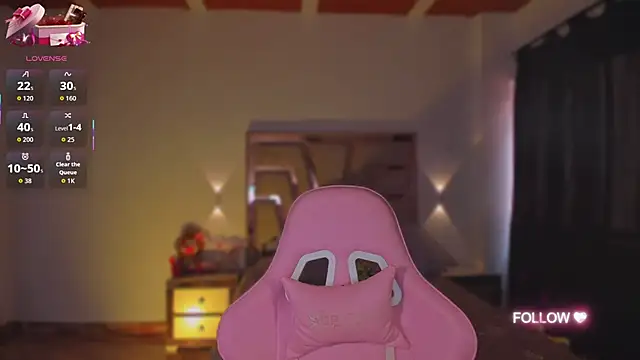 lunaarose online show from November 4, 4:28 pm