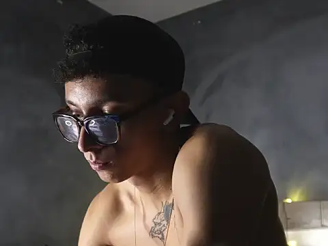 Vbenz28 online show from February 7, 1:15 pm