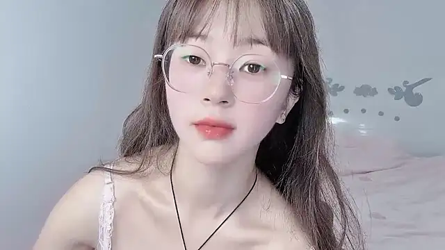 nini a online show from September 10, 4:45 am