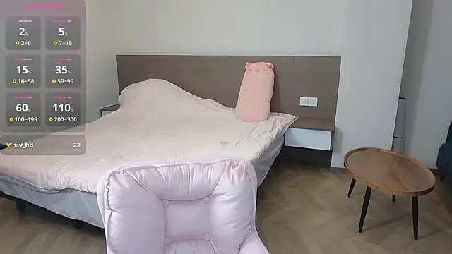 nini a online show from November 4, 8:57 am