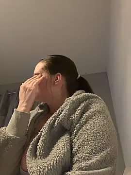 LollyLove  online show from April 13, 8:03 pm