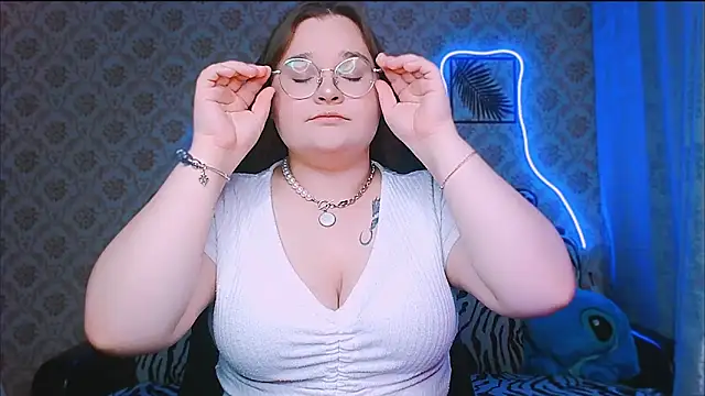 InLoveWithLife26 online show from September 23, 7:06 pm