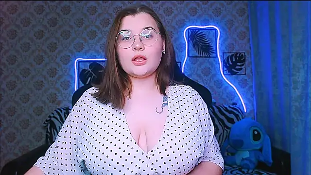 InLoveWithLife26 online show from November 11, 8:09 pm