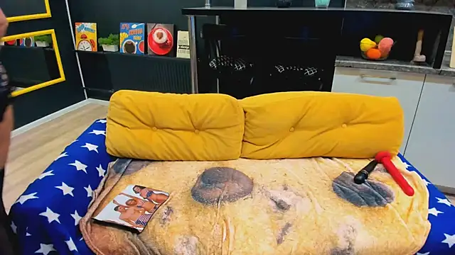 Snapshot of FlirtyMary chatting on September 12, 9:59 pm FlirtyMary online show from September 12, 9:59 pm