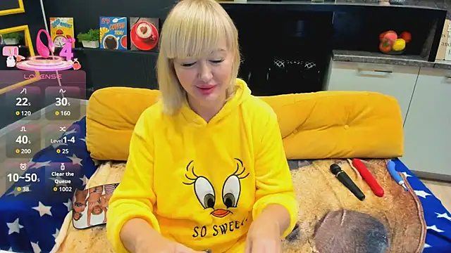 Snapshot of FlirtyMary chatting on September 24, 10:46 pm FlirtyMary online show from September 24, 10:46 pm