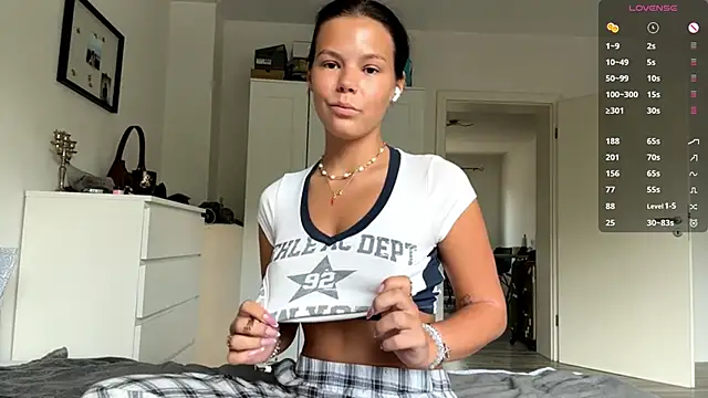 MaydaCornwall online show from September 27, 7:24 am