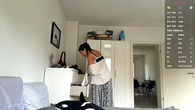 MaydaCornwall online show from October 5, 9:07 am